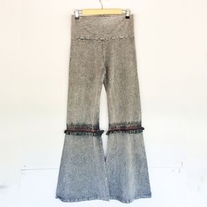 T Party Acid Wash Light Gray Boho Flare Leggings